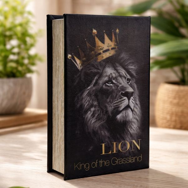 Книга-сейф "Lion &ndash; King of the Grassland" 26х17х5 см, шкатулка-сейф з металевими дверцятами 10201 фото